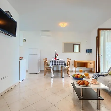 Apartmani Martina Poreč Exterior foto